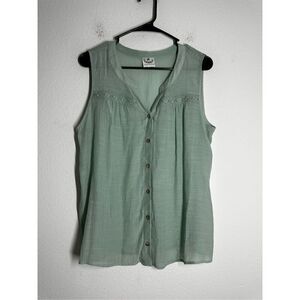 Late August Women’s Sleeveless Dust Green Top Vneck Size M See Description